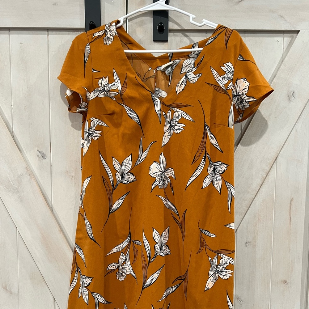 Target orange floral dress. Worn once. Great condition.
